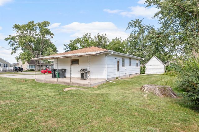 105 E North Street, Prairie City, IA 50228