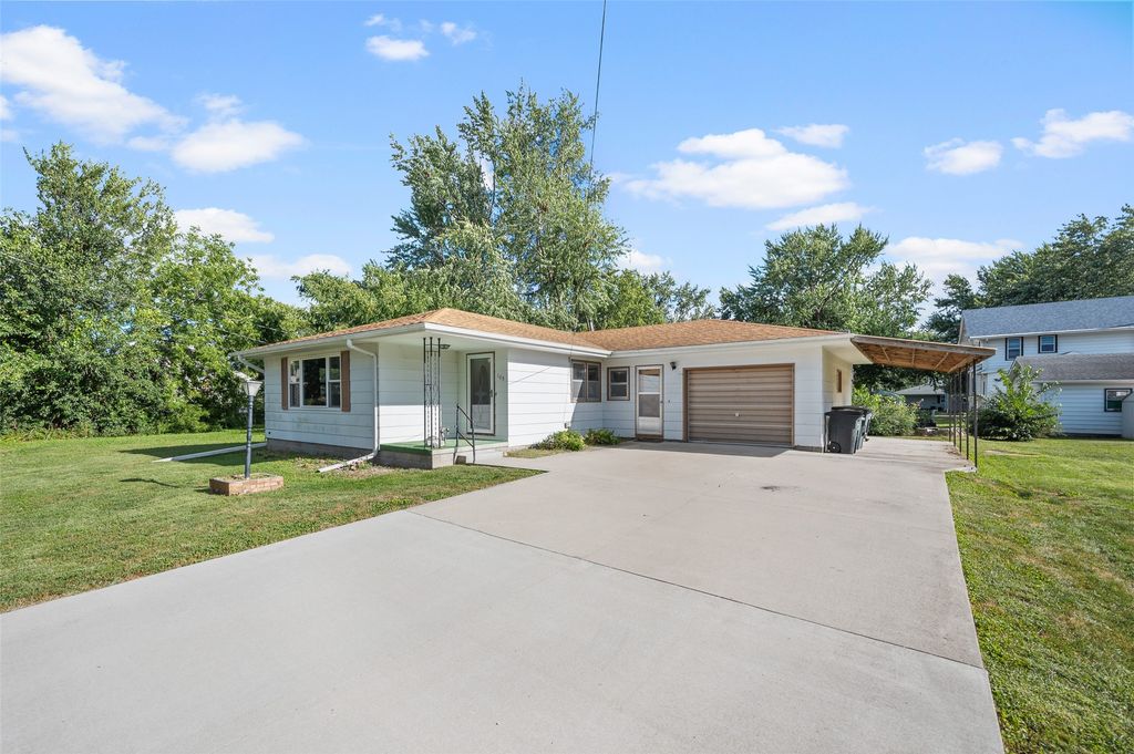 105 E North Street, Prairie City, IA 50228