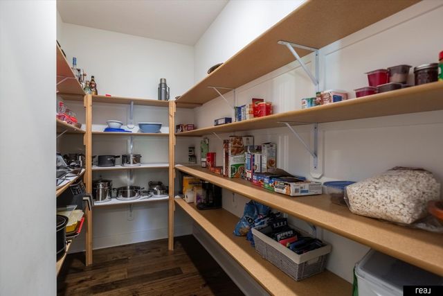 22818 Ponderosa Road, Gretna, NE 68028