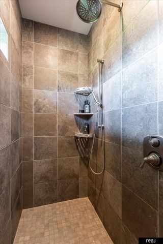 22818 Ponderosa Road, Gretna, NE 68028