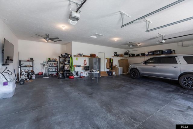 22818 Ponderosa Road, Gretna, NE 68028