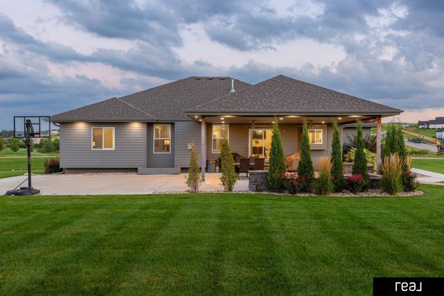 22818 Ponderosa Road, Gretna, NE 68028