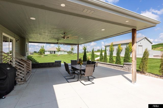 22818 Ponderosa Road, Gretna, NE 68028
