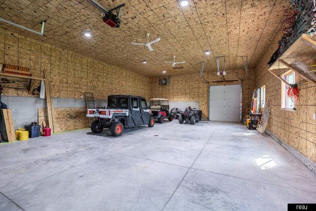 22818 Ponderosa Road, Gretna, NE 68028