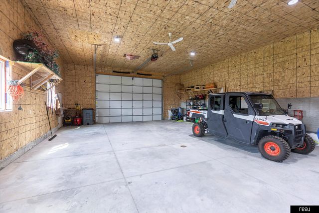 22818 Ponderosa Road, Gretna, NE 68028