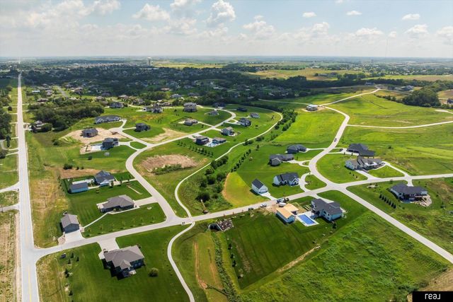 22818 Ponderosa Road, Gretna, NE 68028