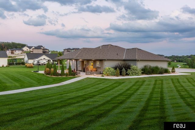 22818 Ponderosa Road, Gretna, NE 68028