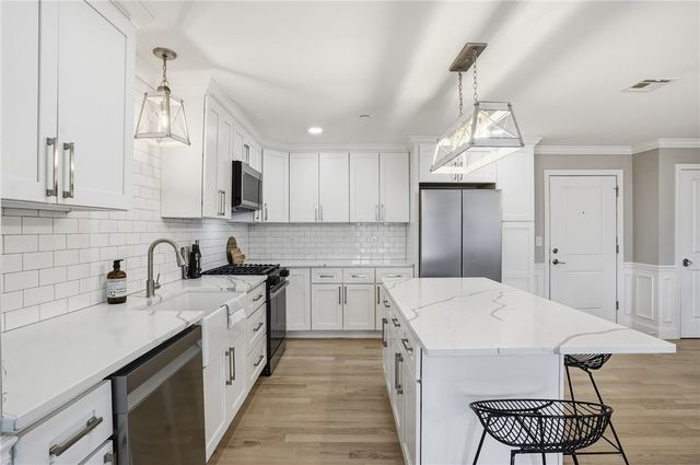 9 Joseph N Zenga Jr Boulevard 110, East Greenwich, RI 02818