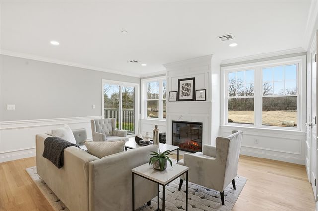 9 Joseph N Zenga Jr Boulevard 110, East Greenwich, RI 02818