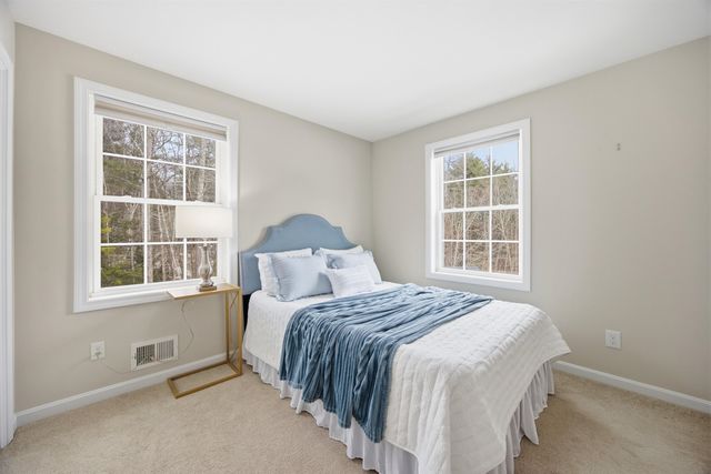 1 French Road, Epping, NH 03042