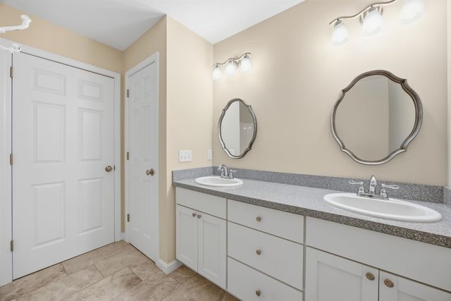 1 French Road, Epping, NH 03042