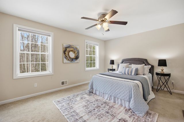 1 French Road, Epping, NH 03042