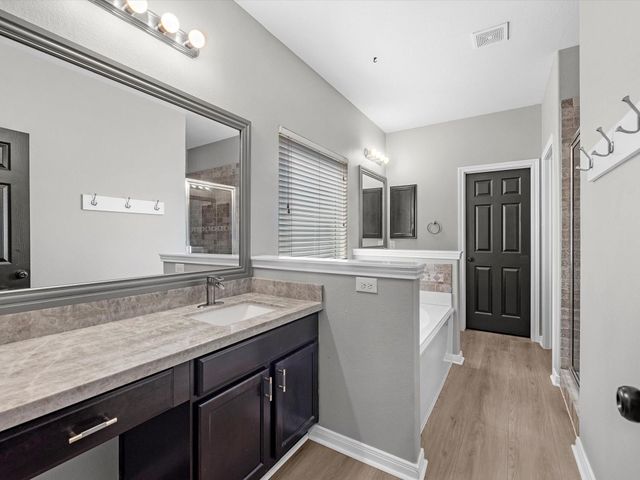 817 Dawn Ridge Way, Seabrook, TX 77586