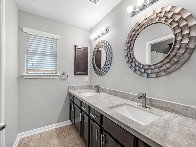 817 Dawn Ridge Way, Seabrook, TX 77586