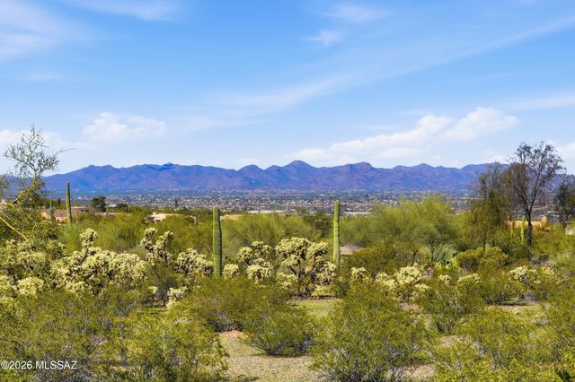 6060 N Abington Road, Tucson, AZ 85743