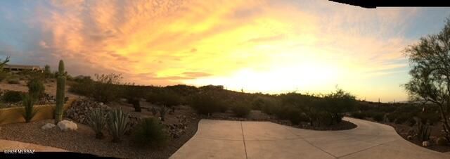 6060 N Abington Road, Tucson, AZ 85743