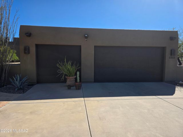 6060 N Abington Road, Tucson, AZ 85743