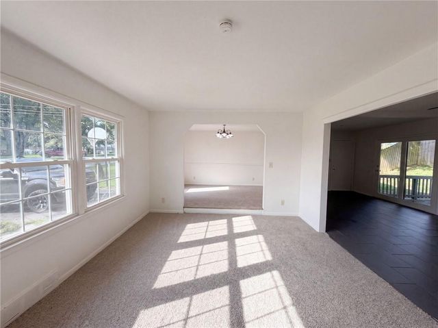 12904 E 54th Street, Kansas City, MO 64133