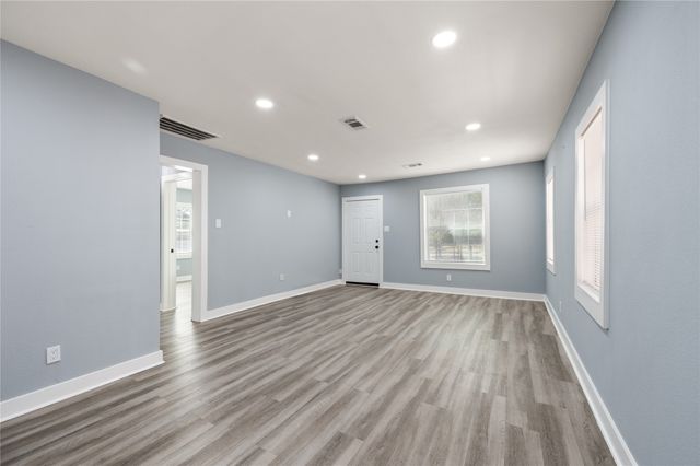 2712 27th Street, Fort Worth, TX 76106