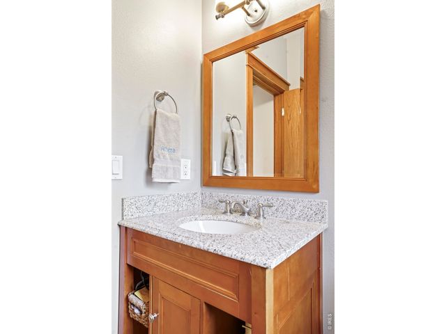 107 Sunrise Ln, Boulder, CO 80302