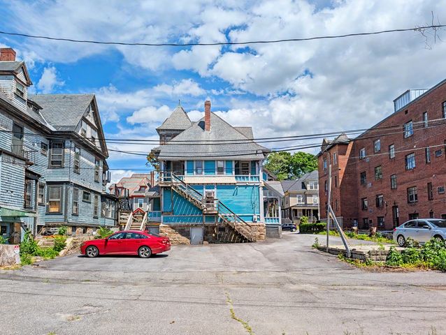 23 Fruit St, Worcester, MA 01609