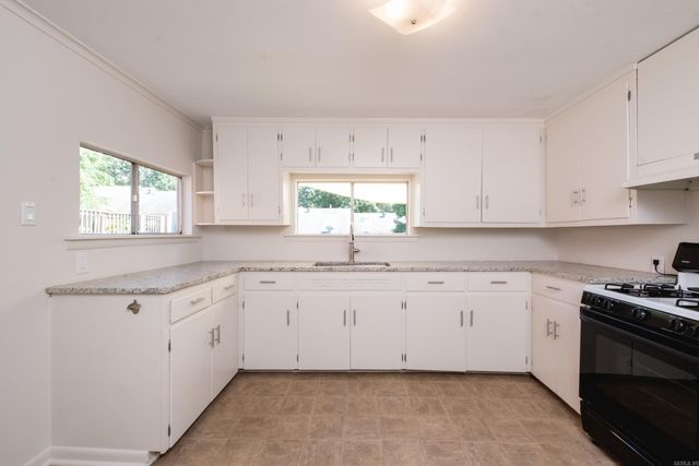 7505 Ohio St, Little Rock, AR 72207