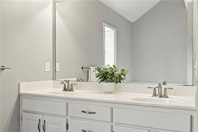 21488 W 121st Terrace, Olathe, KS 66061