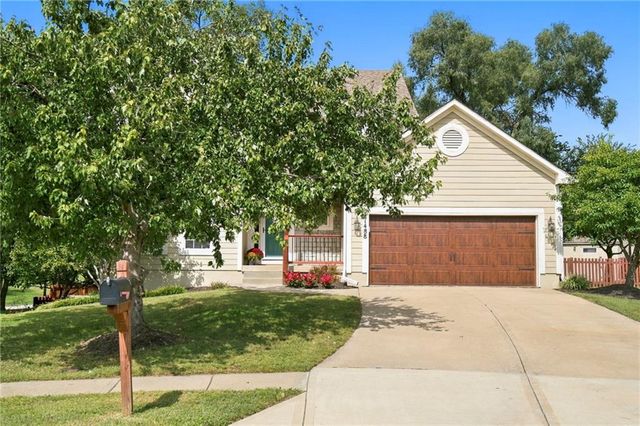 21488 W 121st Terrace, Olathe, KS 66061