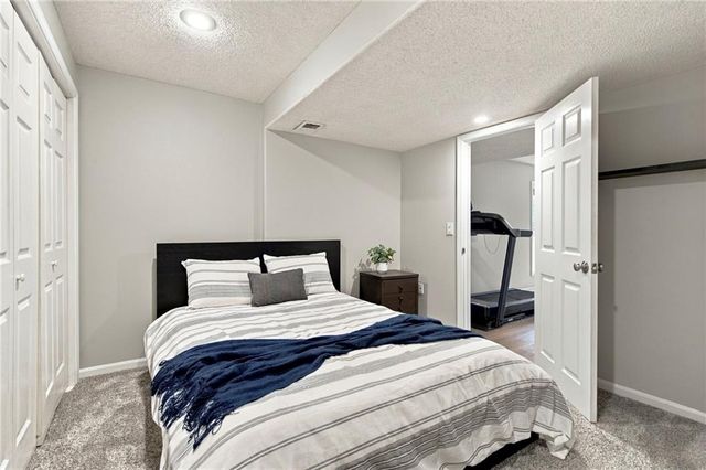 21488 W 121st Terrace, Olathe, KS 66061