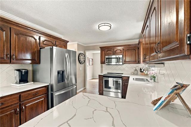 21488 W 121st Terrace, Olathe, KS 66061