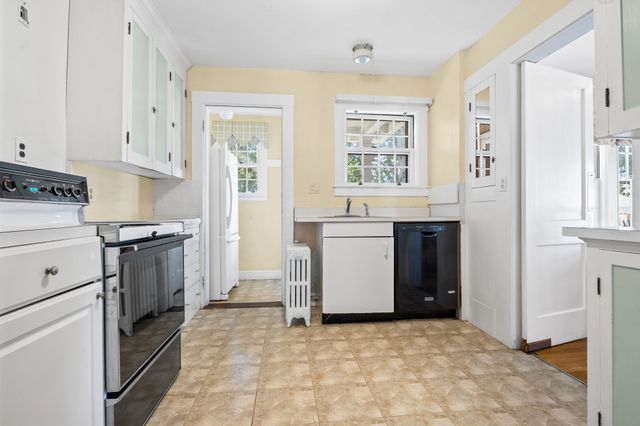 525 Lynn Fells Parkway, Melrose, MA 02176