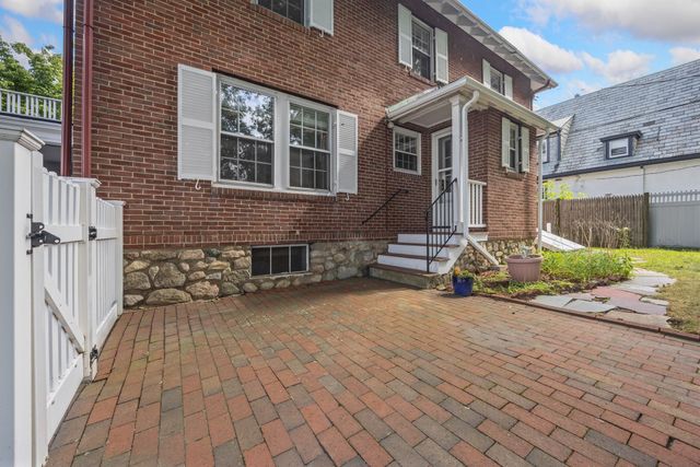 525 Lynn Fells Parkway, Melrose, MA 02176