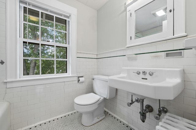 525 Lynn Fells Parkway, Melrose, MA 02176