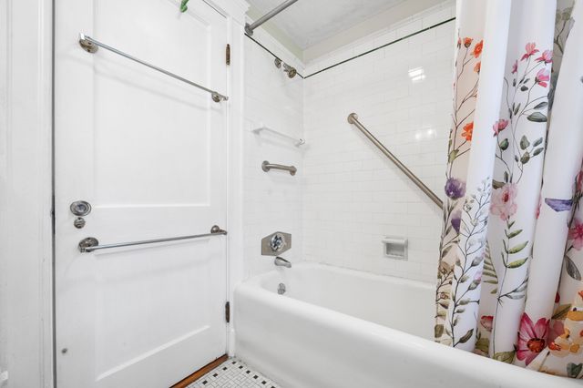 525 Lynn Fells Parkway, Melrose, MA 02176