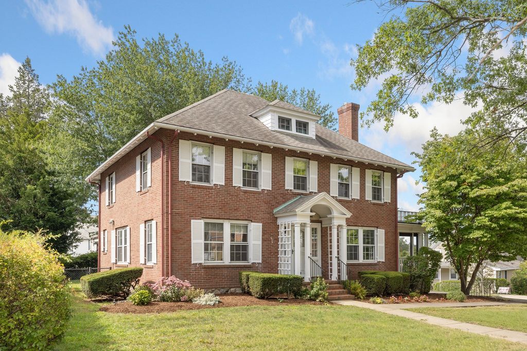 525 Lynn Fells Parkway, Melrose, MA 02176