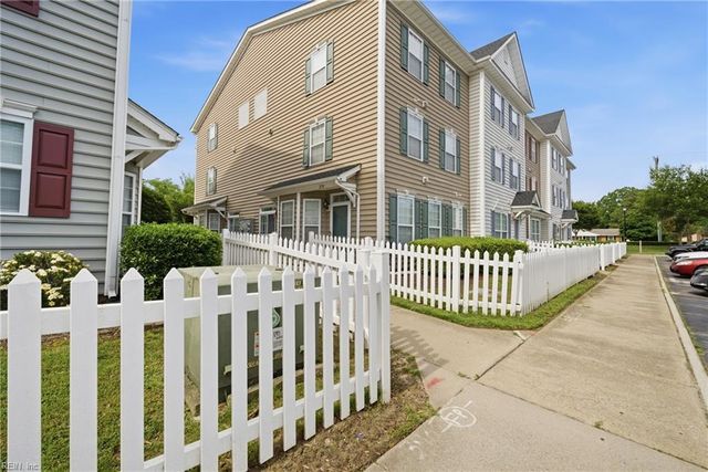 218 Teton CIR, Suffolk, VA 23435