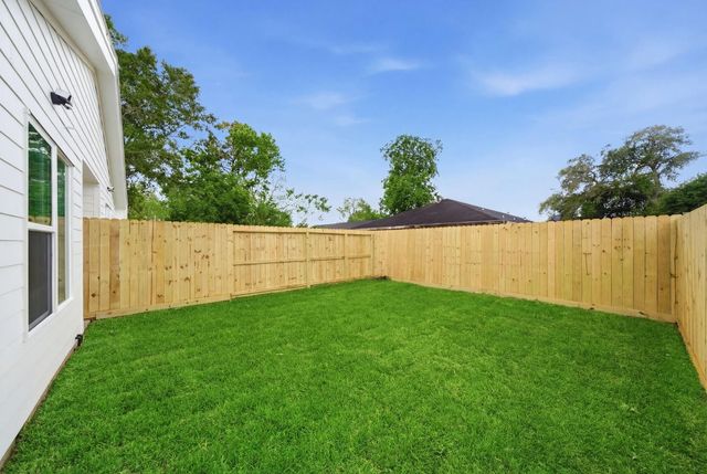 6514 Luce Street B, Houston, TX 77087