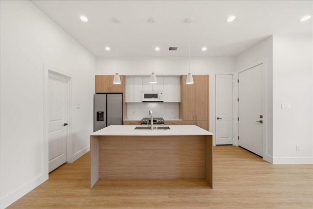 6514 Luce Street B, Houston, TX 77087
