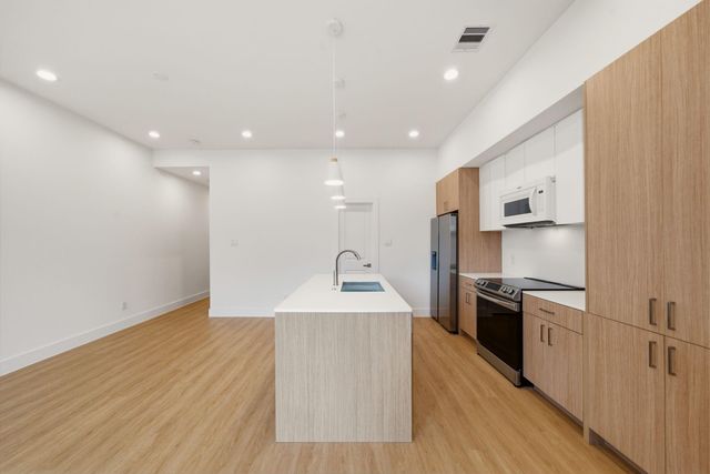 6514 Luce Street B, Houston, TX 77087