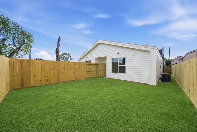 6514 Luce Street B, Houston, TX 77087