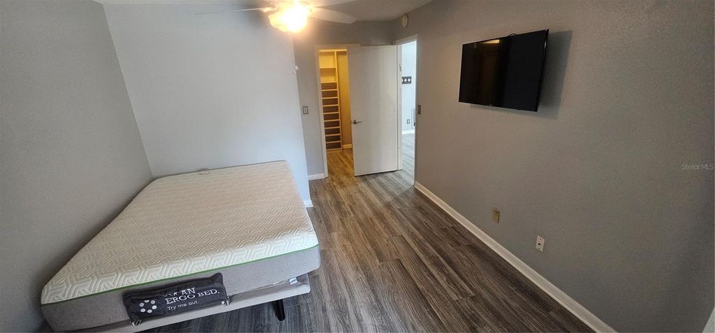 Image 18 of property listing at 4075 SHORESIDE CIRCLE, Tampa, FL 33624