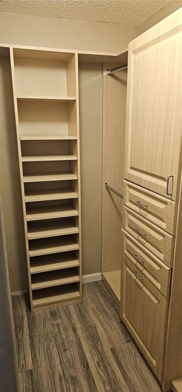 Image 21 of property listing at 4075 SHORESIDE CIRCLE, Tampa, FL 33624