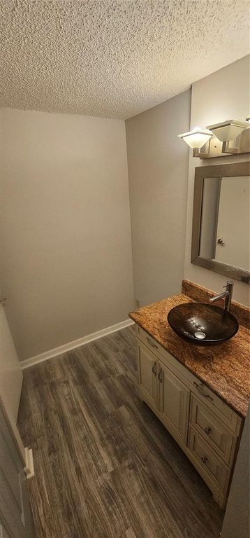 Image 24 of property listing at 4075 SHORESIDE CIRCLE, Tampa, FL 33624