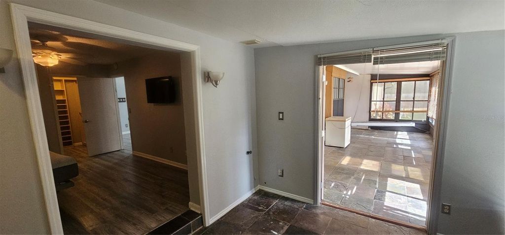 Image 28 of property listing at 4075 SHORESIDE CIRCLE, Tampa, FL 33624