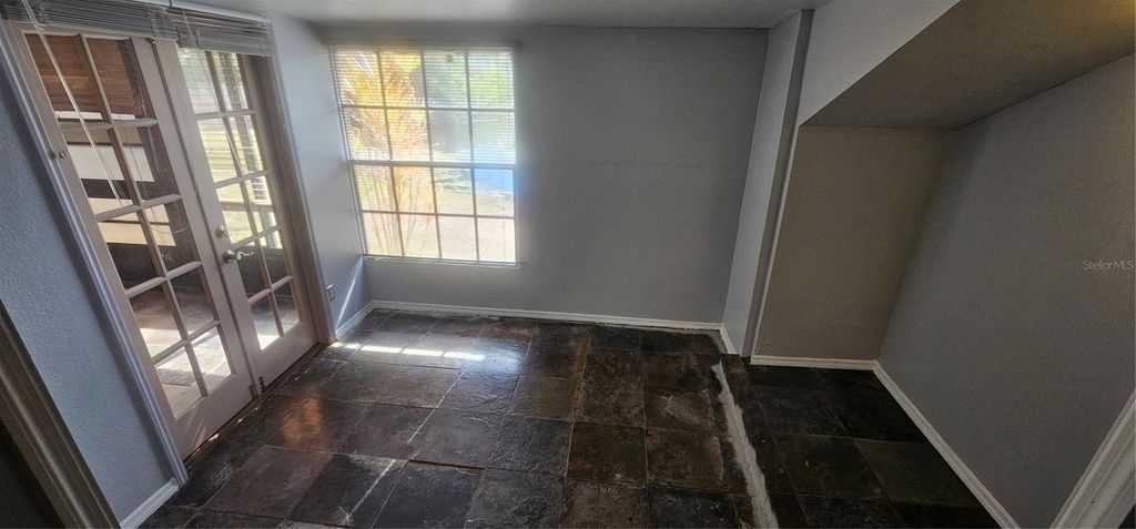 Image 29 of property listing at 4075 SHORESIDE CIRCLE, Tampa, FL 33624