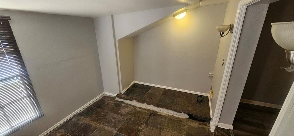 Image 30 of property listing at 4075 SHORESIDE CIRCLE, Tampa, FL 33624