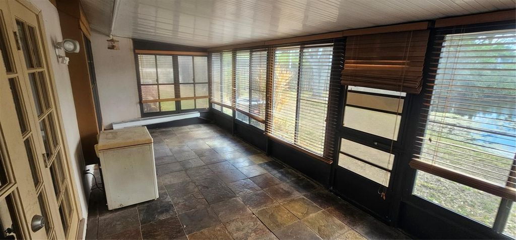 Image 36 of property listing at 4075 SHORESIDE CIRCLE, Tampa, FL 33624