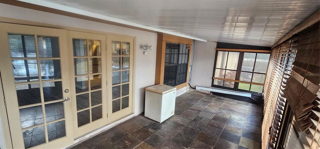 Image 37 of property listing at 4075 SHORESIDE CIRCLE, Tampa, FL 33624