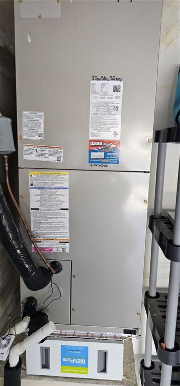 Image 45 of property listing at 4075 SHORESIDE CIRCLE, Tampa, FL 33624