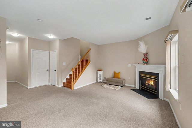 14651 SEASONS DR, Centreville, VA 20120